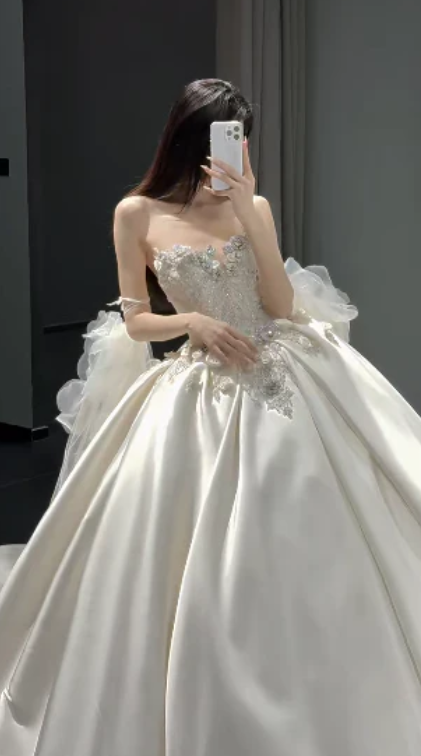 Timeless Ball Gown Strapless Satin Sequin Beads With Veil Long Wedding Dresses C4443