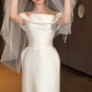 Robe de mariée longue élégante en satin à épaules dénudées et voile C4446