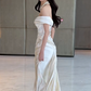 Jolie robe de mariée longue plissée en satin à épaules dénudées et style sirène C4467