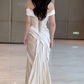 Jolie robe de mariée longue plissée en satin à épaules dénudées et style sirène C4467