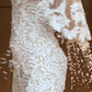 Superbe robe de mariée sirène longue en tulle et dentelle avec appliques et voile C4468