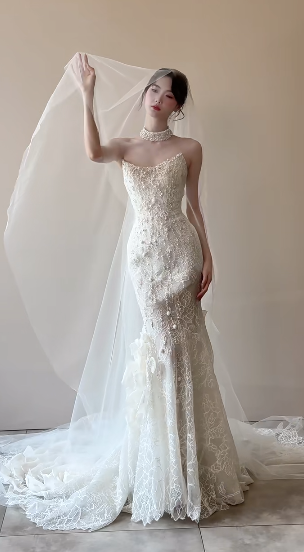 Superbe robe de mariée sirène bustier en tulle et dentelle avec voile C4469