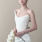Robe de mariée longue plissée en satin à une épaule et style sirène élégante C4470
