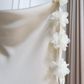 Robe de mariée longue en satin à bretelles spaghetti et style sirène élégante C4477