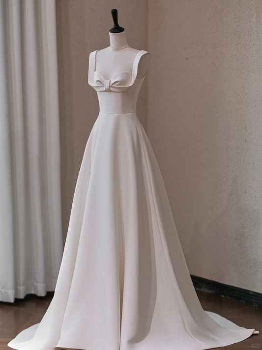 Robe de mariée longue en satin, coupe trapèze, décolleté en cœur, chic, C4478