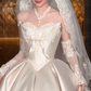 Robe de mariée longue bustier en satin avec appliques et manches en voile, style bal intemporel, C4554