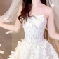 Robe de mariée longue élégante en tulle et dentelle, sans bretelles, avec voile, C4559