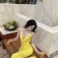 Robe de bal longue en satin jaune à bretelles spaghetti et sirène C4655