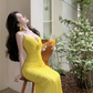 Robe de bal longue en satin jaune à bretelles spaghetti et sirène C4655