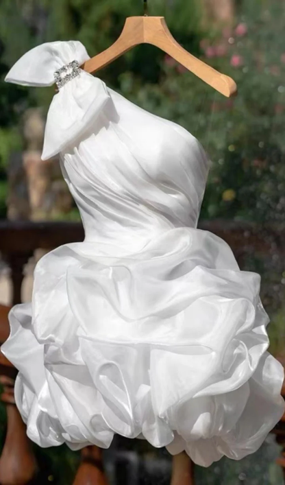 Robe d'anniversaire courte fourreau Simple, asymétrique épaule dénudée, robes de soirée blanches, C466
