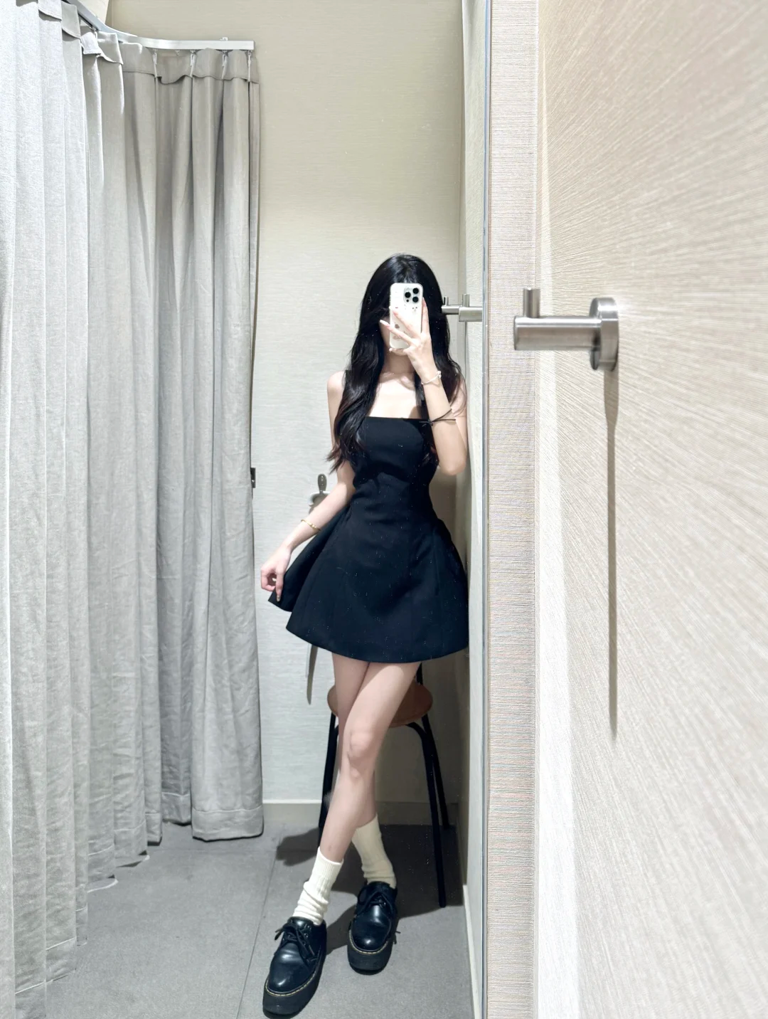 Robe de soirée courte en satin noir, simple et élégante, coupe trapèze, tenue d'anniversaire pour 18 ans, C4673