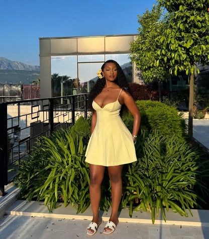 Sexy A Line Spaghetti Straps Satin Short Homecoming Dress 19th Birthday Outfits C4983
