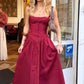 Robe de bal longue en satin bordeaux à bretelles spaghetti et coupe trapèze simple C5009