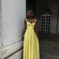 Robe de bal longue jaune en satin à bretelles spaghetti et coupe trapèze C5015