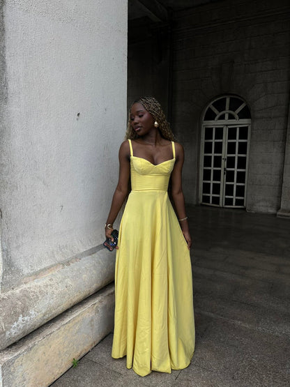 Robe de bal longue jaune en satin à bretelles spaghetti et coupe trapèze C5015