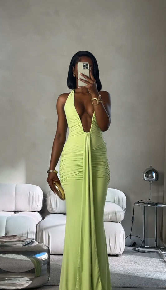 Robe de bal longue plissée en satin à col licou et sirène sexy C5104