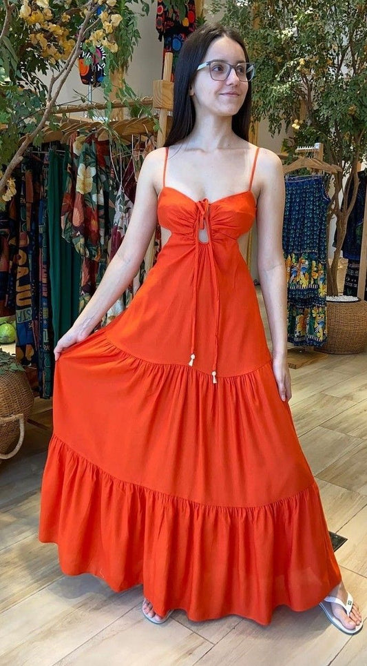 Robe de bal longue en satin à bretelles spaghetti et coupe trapèze chic C5135