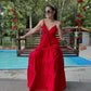 Robe de bal longue rouge en satin à bretelles spaghetti et coupe trapèze C5139