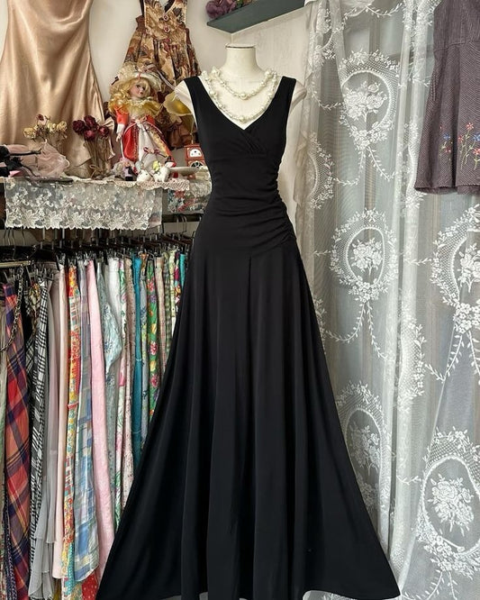 Robe de bal longue en satin noir, coupe trapèze, col en V, modeste, C5266