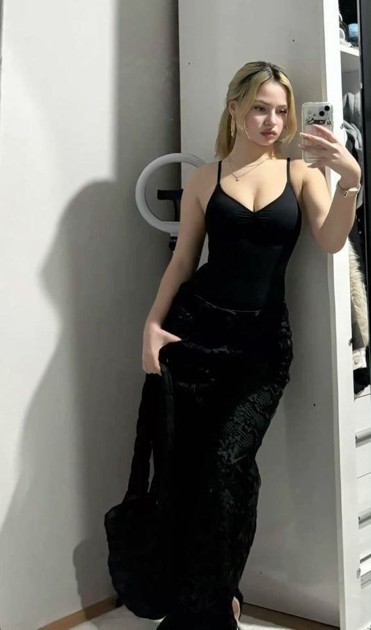 Robe de bal longue en satin noir à bretelles spaghetti et style sirène modeste C5282