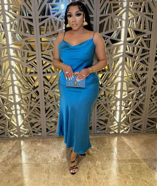 Robe de bal longue en satin à bretelles spaghetti et style sirène simple C5370