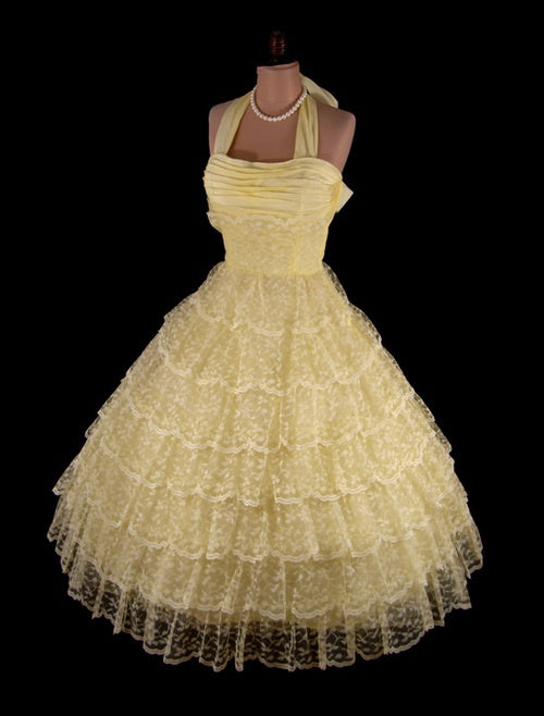Pretty Ball Gown Halter Satin Lace Short Homecoming Dress 17th Birthday Outfits C5692