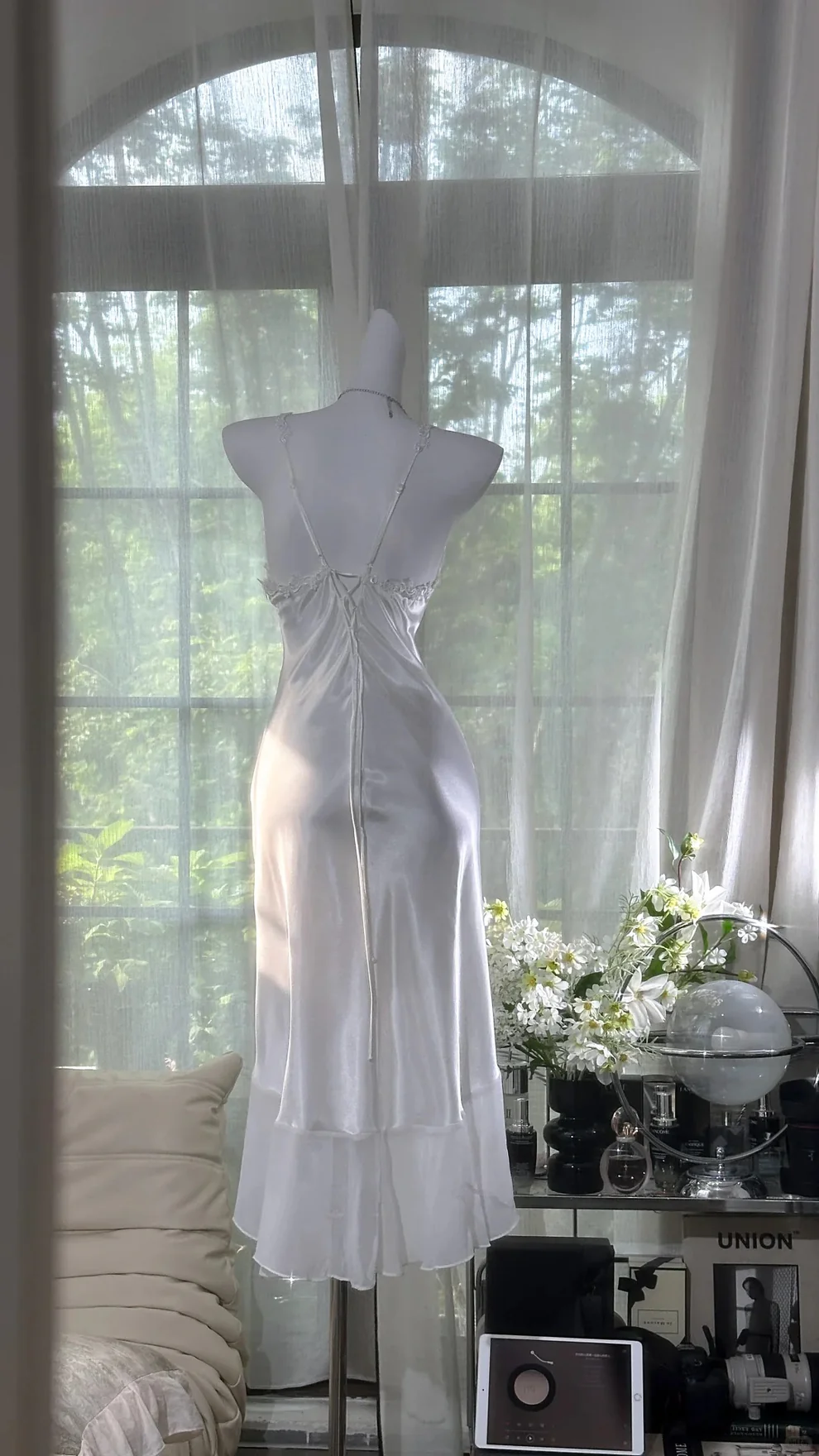 Charming Mermaid White Spaghetti Straps Satin Beads Tea Length Homecoming Dress 21th Birthday Outfits C5804