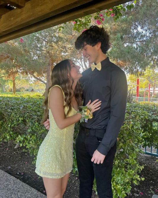 Shiny A Line Spaghetti Straps Pastel Yellow Sequin Short Homecoming Dress 18th Birthday Outfits C5822