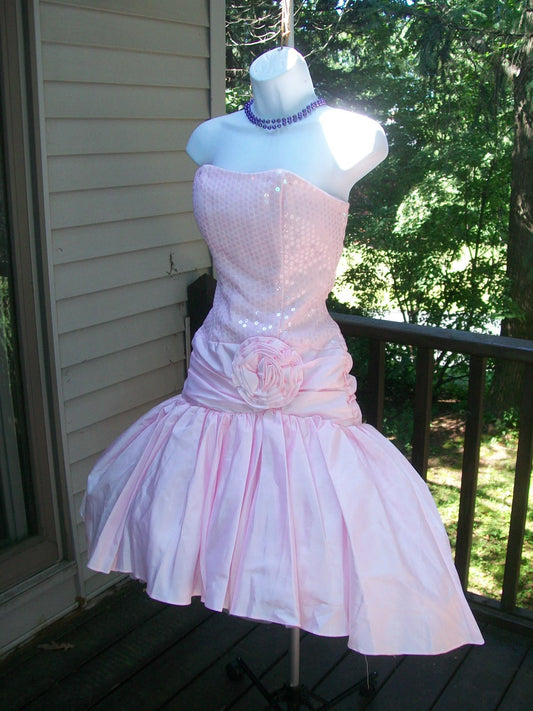 Lovely Pink Strapless A Line Satin Sequin Flower Short Homecoming Dress 17th Birthday Outfits C5923