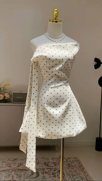Chic A Line Off The Shoulder Polka Dots Satin Short Homecoming Dress 19th Birthday Outfits C6040