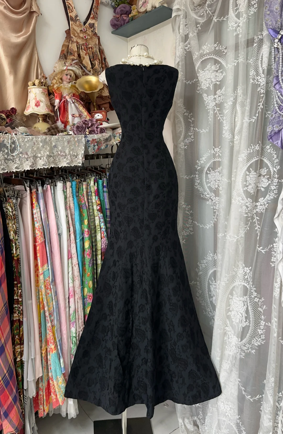 Charming Sheath Mermaid V Neck Black Satin Long Prom Dress, Evening Dress C6134