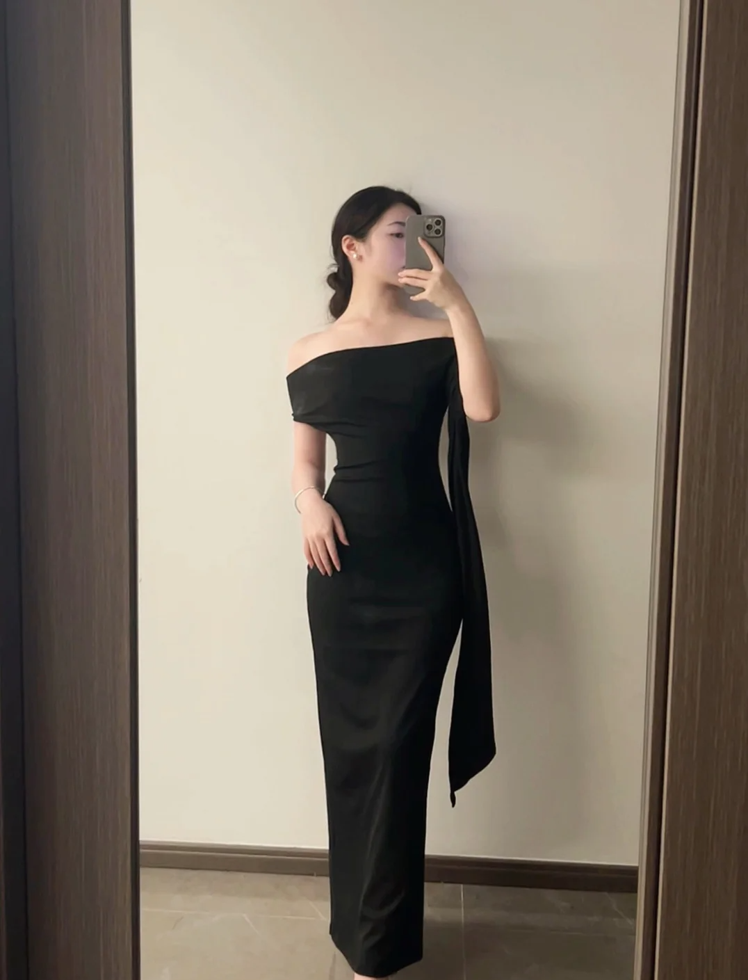 Charming Mermaid Off The Shoulder Black Satin Long Prom Dress, Evening Dress C6159