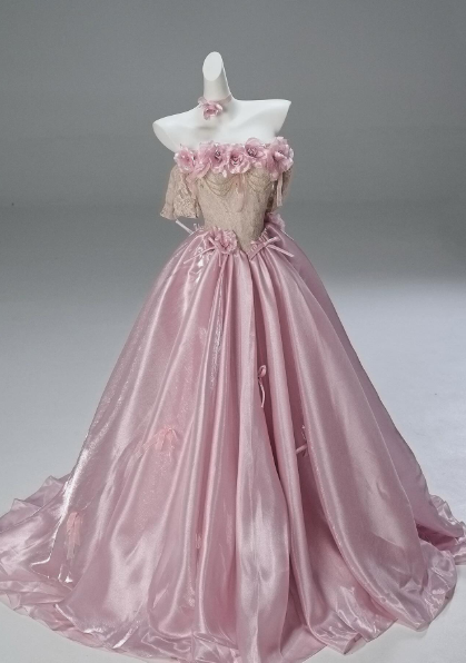 Robe de bal longue en satin à épaules dénudées et appliqués, coupe trapèze, référence C6206