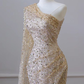 Robe de bal longue sirène dorée à une épaule et fente, ornée de sequins, référence C6215