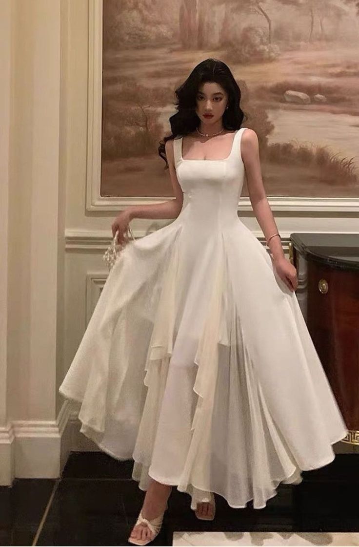 Robe de bal longue en satin et mousseline de soie, coupe trapèze, modèle C6224