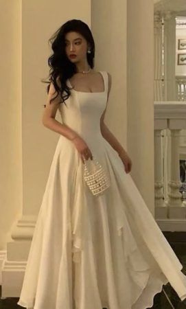 Robe de bal longue en satin et mousseline de soie, coupe trapèze, modèle C6224