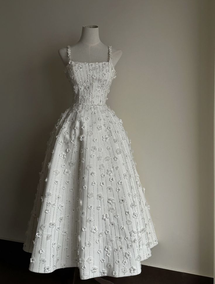 Robe de bal longue trapèze en satin blanc à appliqués carrés, robe de soirée C6256