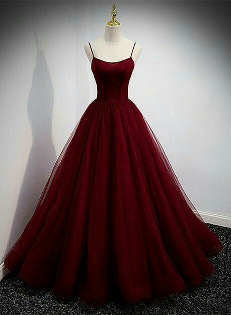 Robe de bal longue élégante en satin et tulle bordeaux, coupe trapèze, bretelles spaghetti, référence C6262