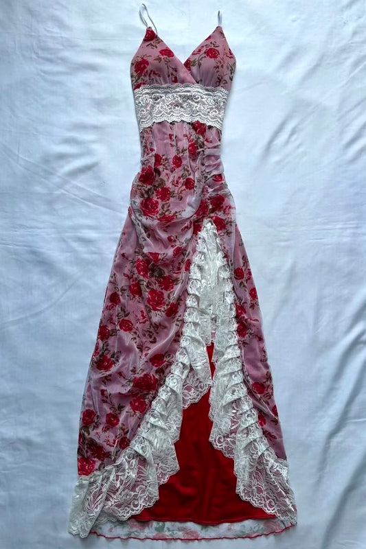 Robe de bal longue, sexy et élégante, sans manches, en mousseline imprimée de fleurs et dentelle, à fines bretelles spaghetti et fente. Modèle C6305
