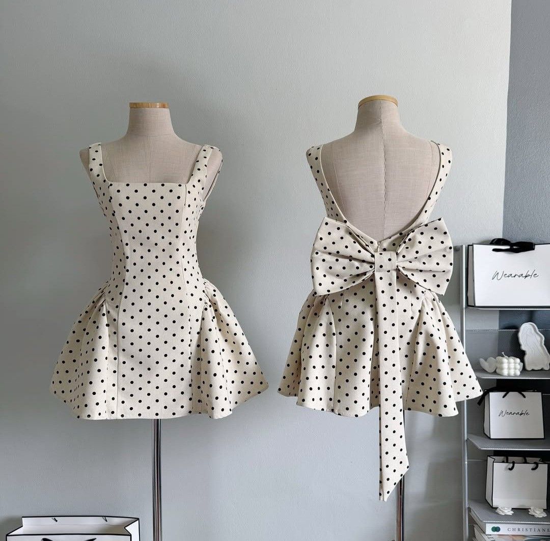 Pretty A Line Square Polka Dots Satin Back With Bow Knot Short Homecoming Dress 19th Birthday Outfits C6324