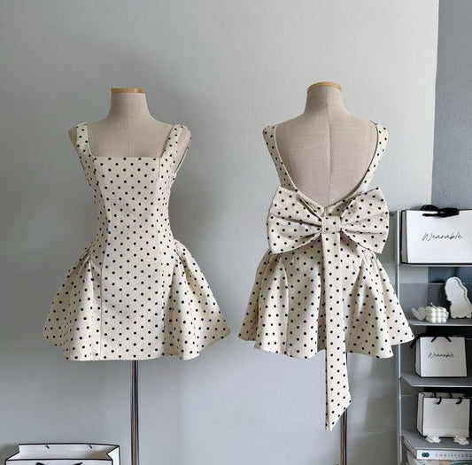 Pretty A Line Square Polka Dots Satin Back With Bow Knot Short Homecoming Dress 19th Birthday Outfits C6324