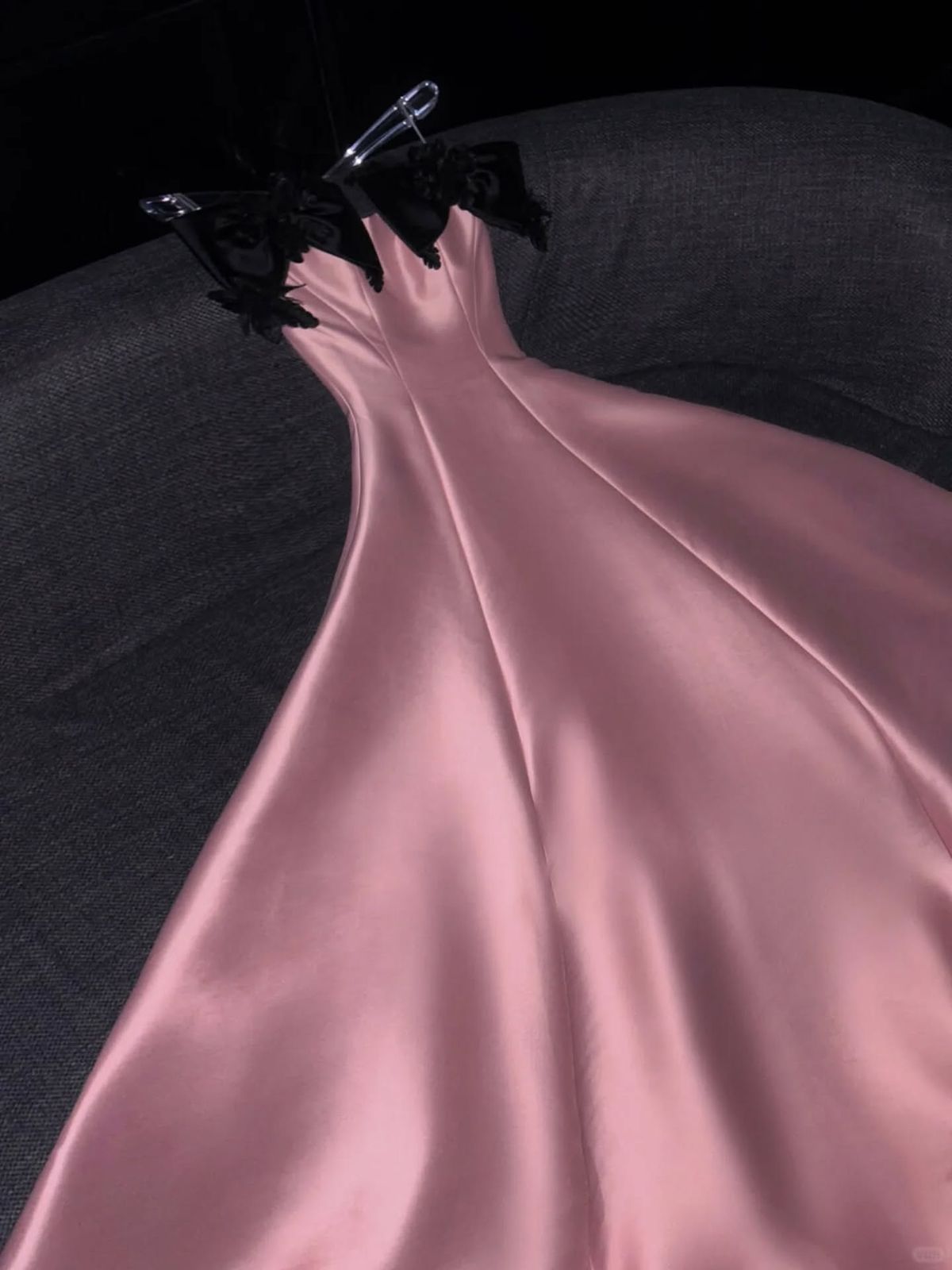 Robe de bal longue bustier en satin sans manches, coupe trapèze, référence C6351