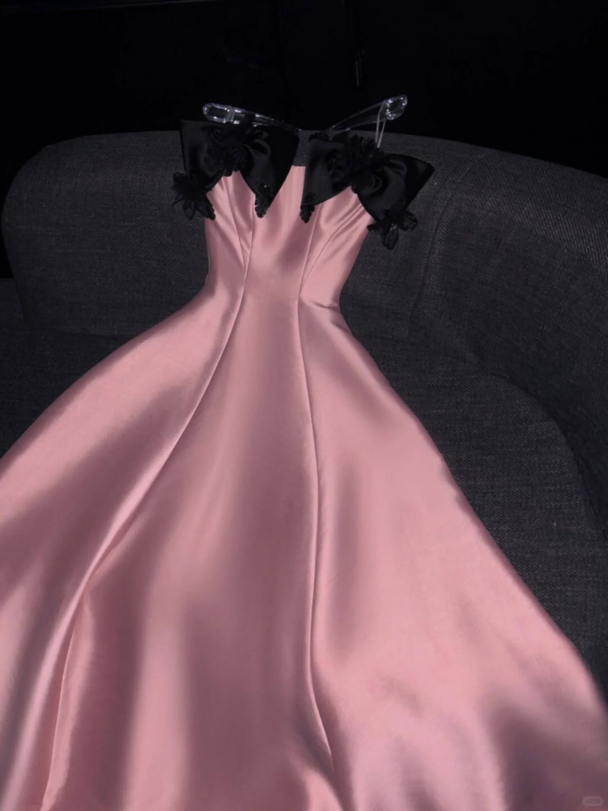 Robe de bal longue bustier en satin sans manches, coupe trapèze, référence C6351