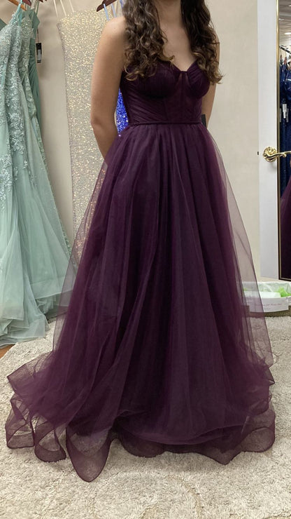 Robe de bal longue unique en tulle couleur raisin, coupe trapèze, sans manches, référence C6355