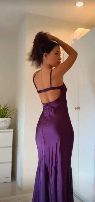 Robe de bal longue sirène en satin violet à fines bretelles spaghetti, sans manches, modèle C6361