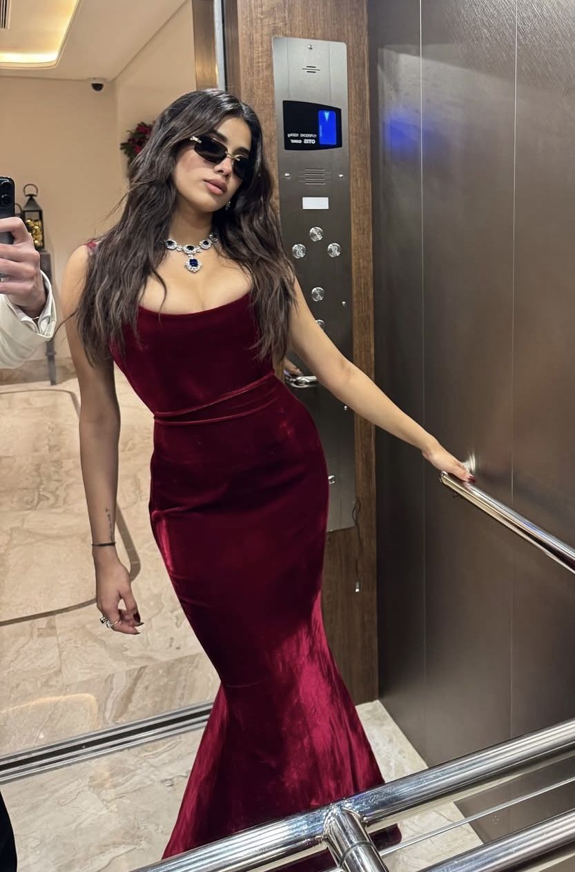 Robe de bal longue sirène en velours bordeaux, sans manches, à fines bretelles spaghetti, modèle C6363