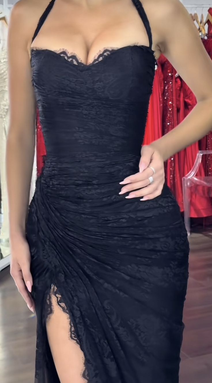 Robe de bal longue sirène noire sexy à dos nu et fente en dentelle, sans manches, référence C6418