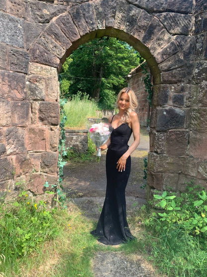 Robe de bal longue sirène en satin noir à fines bretelles et sequins, sans manches, référence C6419