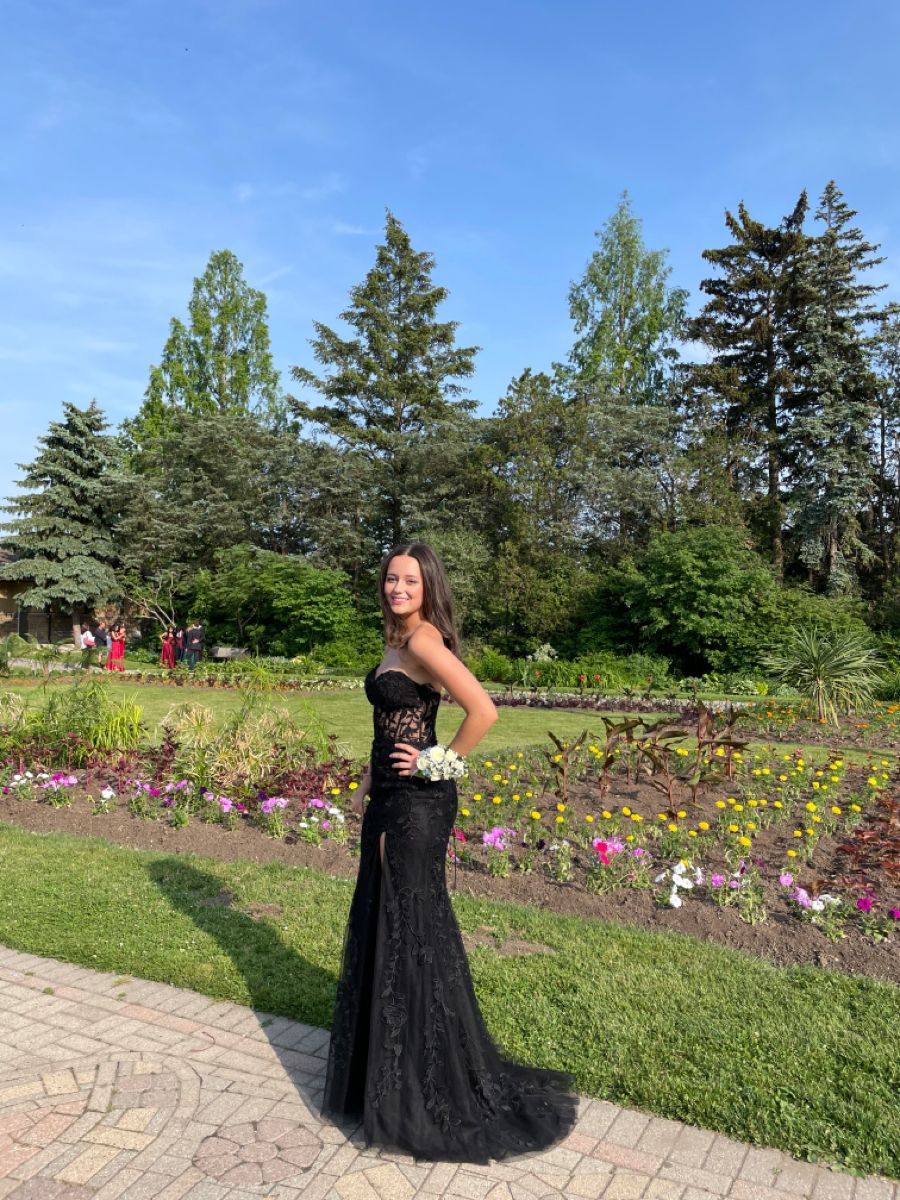 Robe de bal longue sirène noire à décolleté cœur et fente en dentelle, sans manches, modèle C6420