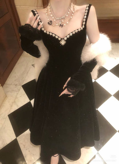 Robe de bal longue princesse noire à fines bretelles, en velours, ornée de perles et sans manches, référence C6431
